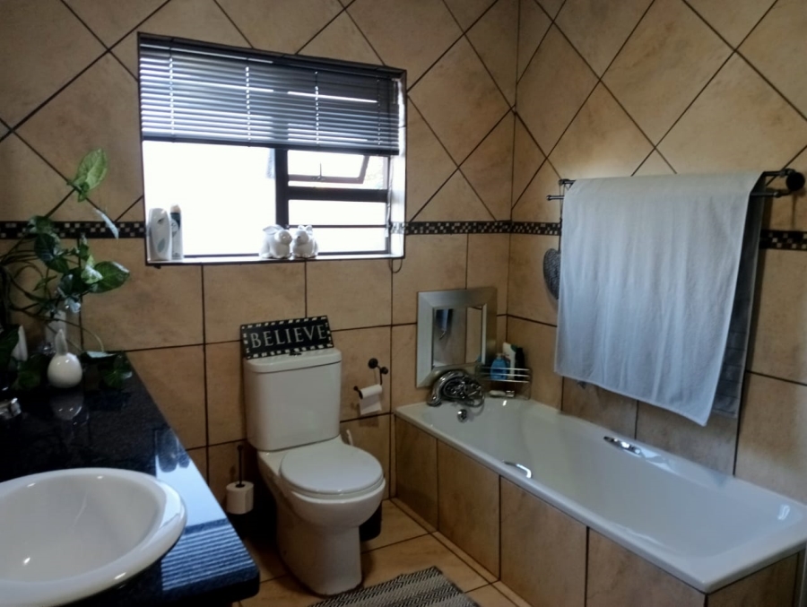 4 Bedroom Property for Sale in Kuruman Northern Cape